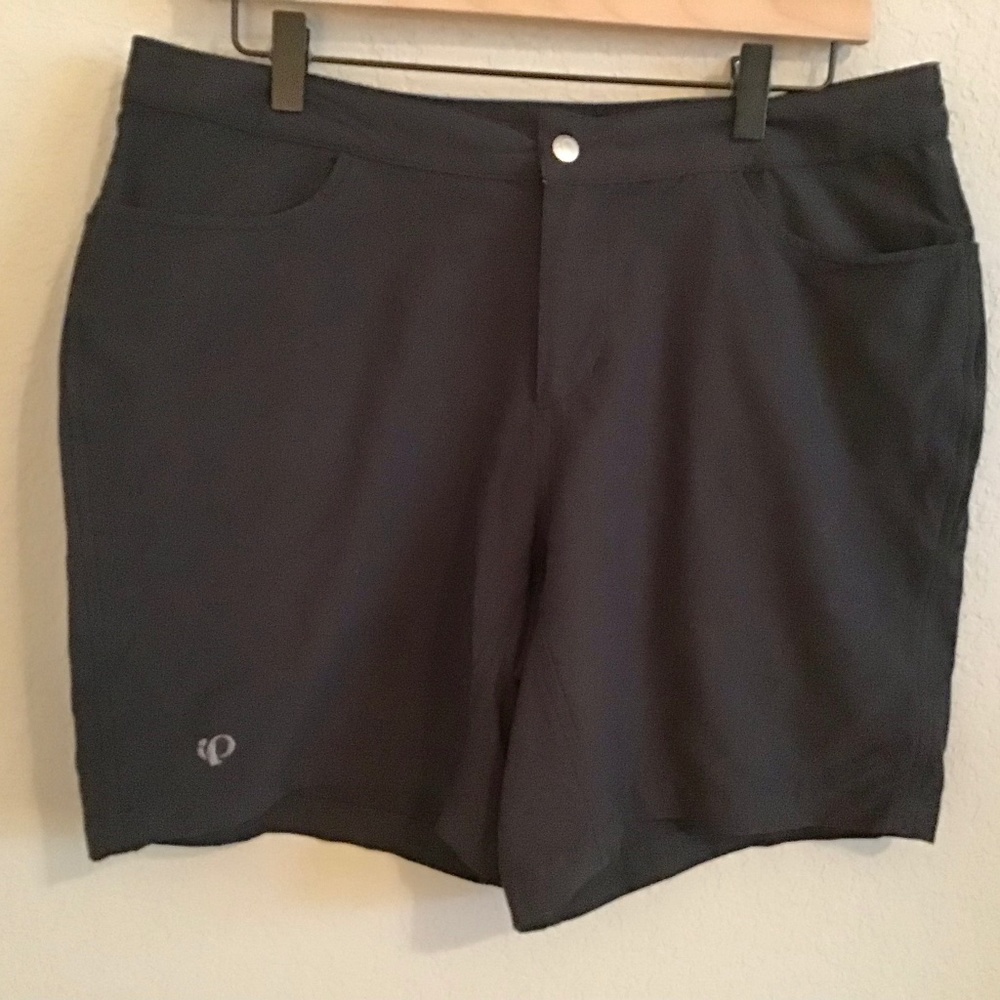 Pearl Izumi woman shorts